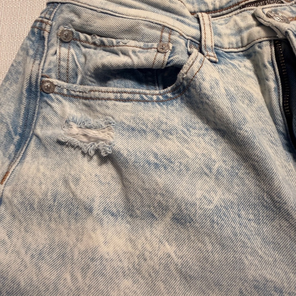 American Eagle Outfitters Light Wash Blue Comfort Stretch Waistband Jeans - Picture 4 of 10